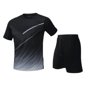 Ensemble de vêtements de sport pour homme, design dégradé haute performance, t-shirt et short de sport assortis pour l'entraînement - Product Image 1