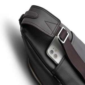 กระเป๋าคาดอกกันขโมยสำหรับผู้ชาย รุ่น TRUST DEFENDER TDC008  แบบสปอร์ต  ขนาดใหญ่  กันน้ำ  เหมาะสำหรับเดินทาง  ใช้ได้ทุกวัน - Product Image 4
