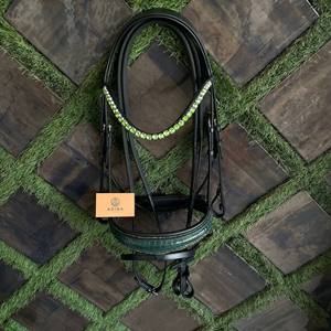Bridon de luxe en cuir anatomique pour cheval, frontale en cristal vert, nezette en crocodile, dressage, personnalisé OEM ADIBA OVERSEAS - Product Image 6