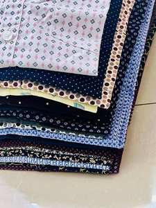 Chemises pour hommes en coton imprimé de qualité supérieure, stock disponible, designs variés de haute qualité, tailles XS-XL, toutes saisons, surplus de production de marque originale - Product Image 6