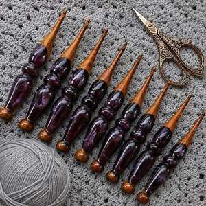 Juego de Agujas de Ganchillo de Madera Coloridas SOFIYA CRAFT S-C-5 JZ, Agujas de Tejer con Mango Ergonómico de Resina, 20 cm, 3 mm, Duraderas - Product Image 4
