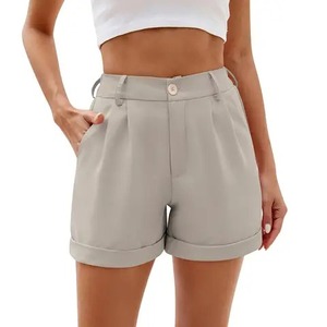 Nouveau style short en jean pour femme, coupe ample avec ourlet retroussé - Product Image 1