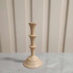 Porte-bougie moderne minimaliste à 3 niveaux en métal beige, centre de table décoratif pour la maison, décoration de mariage, accent de salon - Product Image 1