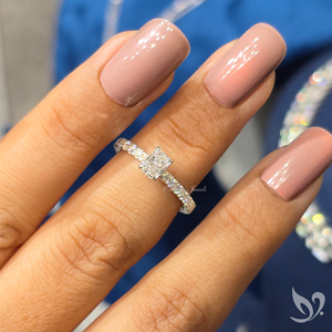 แหวนเพชรทรงเรเดียนท์คัท 0.5 กะรัต ผลิตในห้องปฏิบัติการ ได้รับการรับรองจาก IGI |   แหวนทองคำขาว 10k แบบวงแหวนซ่อน - Product Image 3