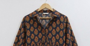 เดรสผ้าฝ้ายพิมพ์ลายบล็อกมือ  ความยาวปานกลาง  สำหรับผู้หญิง  ลายดอกไม้  ชุดลำลองฤดูร้อน  ทรงหลวม  ระบายอากาศได้ดี  เนื้อผ้านุ่ม  งานแฮนด์เมด  เสื้อผ้าอินเดีย - Product Image 3