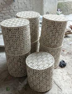 Taburete Plegable Moderno Hecho a Mano con Incrustaciones de Hueso, Estilo Rústico y Atractivo, para Sala de Estar, Baño o como Frutero - Product Image 6