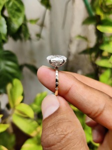 แหวนเพชรแล็บ 1.00 กะรัต รูปไข่ สี F ความสะอาด VS1 แหวนหมั้น ทองคำแท้ 18K รับรองโดย GIA เครื่องประดับคลาสสิกสำหรับใส่ทุกวัน - Product Image 4