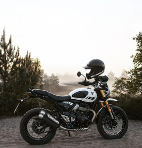 Motocyclette TRIUMPH "SCRAMBLER 400 XC" avec finition jaune et noire, moto sportive Scrambler 400 XC, Triumph Scrambler 400 XC double échappement - Product Image 1