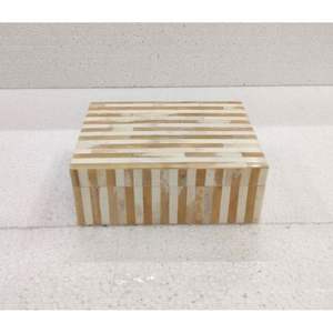 Caja de almacenamiento de MDF con incrustaciones de resina de alta calidad, caja decorativa con incrustaciones de resina, caja de joyería de resina a un precio mayorista muy bajo. - Product Image 3