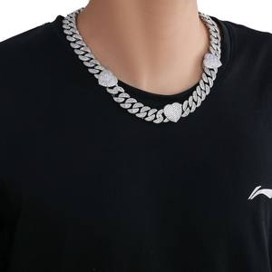 Collar de eslabones cubanos con diamantes para hombre, de proveedor indio, con acabado en oro y piedras brillantes, disponible a precio de exportación. - Product Image 1