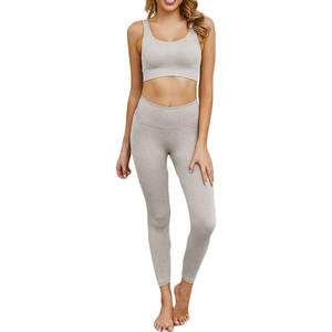 ชุดออกกำลังกายสำหรับผู้หญิง ชุดโยคะไร้ตะเข็บ กางเกงเลกกิ้งและเสื้อชั้นในกีฬาแบบมีฟองน้ำเสริม ผ้าเนื้อนุ่ม สีกากี สวมใส่สบาย - Product Image 1