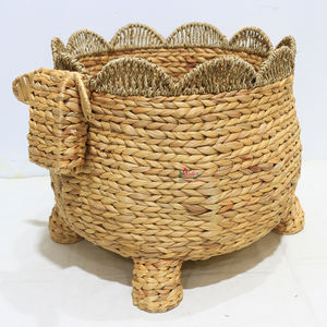 Artex Dong ตะกร้าสานมือลายดอกผักตบชวาปักลายดอกไม้ตะกร้าทอที่ไม่เหมือนใคร - Product Image 1