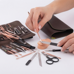 Ensemble de manucure 16 pièces avec étui en cuir, kit de coupe-ongles / kit professionnel de manucure et pédicure avec coupe-ongles en acier inoxydable - Product Image 3