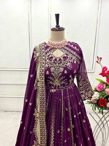Traje Anarkali Moderno de Georgette con Bordado de Zorro, Tradicional y Hermoso, de Fabricante Indio, para Fiesta o Boda, de Secado Rápido - Product Image 6