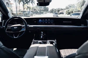 Cadillac Escalade-V ESV 2025 Usado en Buen Estado - Product Image 2