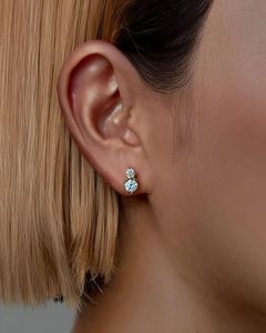 ต่างหูเพชรทรงกลม 0.50+0.25 กะรัต เพชรเลี้ยงในห้องปฏิบัติการ ทองคำแท้ 14K ดีไซน์หรูหราสำหรับทุกเพศ เหมาะเป็นของขวัญแทนใจในวันครบรอบหรืองานเลี้ยง - Product Image 3