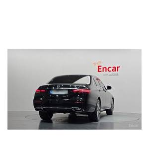 Mercedes-Benz Classe E E350 4MATIC Exclusive Modèle mai 2023 32 889 km Boîte de vitesses automatique Sièges en cuir Caméra arrière Volant à gauche - Product Image 4