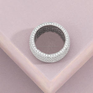 Bague de mariage pour homme en argent sterling 925 avec moissanite taillée en cluster et sertissage pavé, ajustement confortable, cadeau de luxe éthique pour anniversaire - Product Image 3