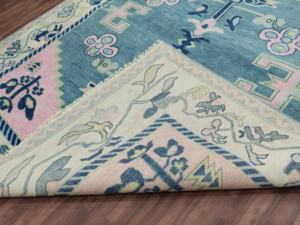 Tapis en laine noué à la main de style Oushak turc traditionnel, motif floral pastel, tapis de luxe fait main pour la décoration du salon et de la chambre. - Product Image 2