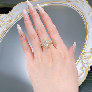Bague de fiançailles en diamant pour femme, style solitaire élégant et étincelant, idéale pour une demande en mariage, bijou raffiné, en promotion - Product Image 3