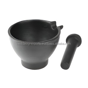 Mortero y Maja de Hierro Fundido con Acabado Antiguo y Motivo Floral Decorativo - Product Image 6