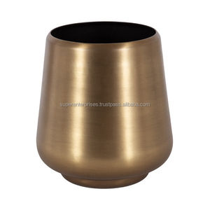Elegante Soporte Metálico para Macetas Diseñado para Hogares Contemporáneos que Agrega Altura y Carácter a las Plantas - Product Image 6
