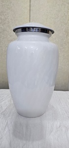 Urna Funeraria de Aluminio con Acabado Blanco Perla de Alta Calidad para Cenizas de Adultos, Hecha a Mano, Moderna, Capacidad de 220 Pulgadas Cúbicas, Personalizable - Product Image 2