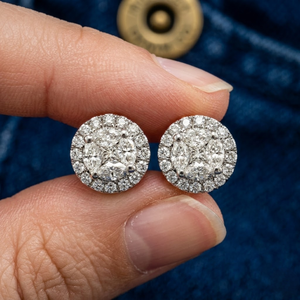 ต่างหูเม็ดกลมสีขาวทอง18K ลายดอกไม้ที่ยอดเยี่ยม - Product Image 1