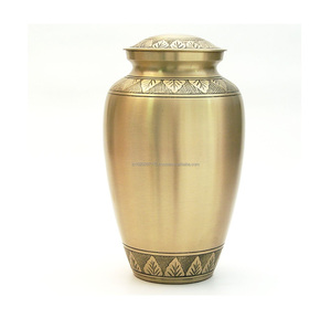 Urne de crémation en laiton unique de qualité supérieure pour adultes pour le stockage de restes humains avec style antique doré - Product Image 5