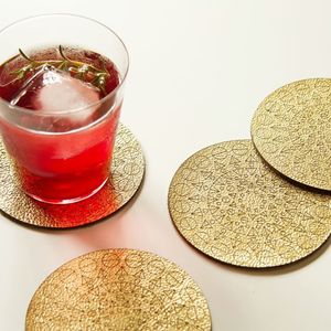 Colección de Posavasos Metálicos Repujados con Patrones Artísticos, Acabado Duradero, Apariencia Atractiva, Ideal para Decoración del Hogar y Restaurantes - Product Image 2