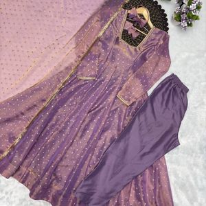 Ensemble de robe longue entièrement cousue en tissu doux NC Moss Butty avec pantalon en micro-coton épais et dupatta à bordure en dentelle pour femme - Product Image 5