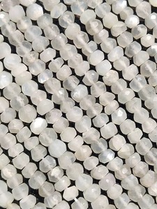 Cuentas facetadas de piedra lunar blanca natural de 4 mm y 4,5 mm, cuentas de piedras preciosas para la fabricación de joyería, precio al por mayor, proveedor mayorista. - Product Image 5