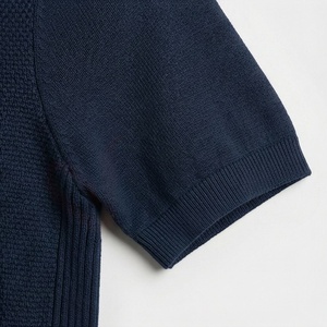Polo en tricot à manches courtes bleu marine pour homme avec fermeture éclair, design uni décontracté, respirant, coupe régulière - Product Image 6