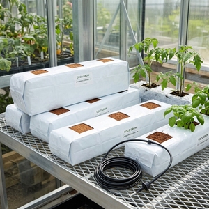 Sacs de culture en cocofibre biodégradables en gros - 100 % matériau PP, options de perforation pour pépinières, serres et agriculture toutes saisons - Product Image 1