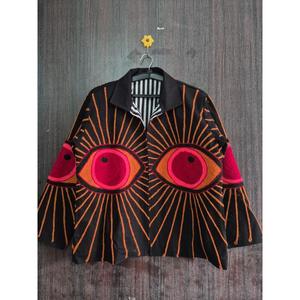 Veste universitaire réversible en velours brodé Suzani pour femme, faite à la main, style vintage bohème, motif floral ethnique, pour l'automne et l'hiver - Product Image 2