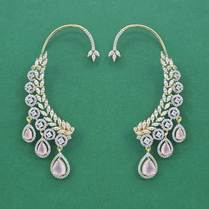 Compre Pendientes de Circonita Cúbica para Mujer de Kanhai Jewels, Hechos a Mano, Calidad de Exportación, con Baño de Dos Tonos - Product Image 6