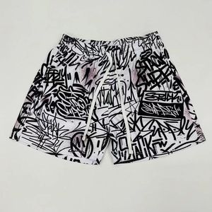 Shorts de sport en mesh pour homme, coupe courte, avec deux poches latérales profondes, design personnalisé - Product Image 2