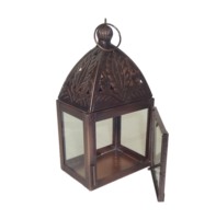 Lanterne à bougie marocaine hexagonale suspendue en laiton, avec toit en pyramide en filigrane, anneau de finition en verre texturé vert et poignée, pour décoration de table