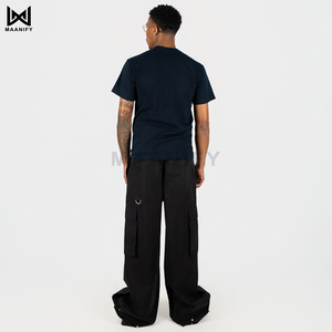 T-shirt oversize tendance bleu marine pour homme, style streetwear ample, en coton peigné teint, best-seller de la marque MAANIFY - Product Image 3
