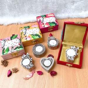 Hermosa caja cuadrada para efectivo con portavelas de madera con estampado de vaca para decoración de bodas, Haldi, recuerdo de fiesta Mehendi. - Product Image 3