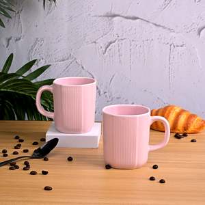 ชุดแก้วกาแฟเซรามิกสีชมพูอ่อน 2 ใบ ใช้กับไมโครเวฟได้ แก้วพอร์ซเลนลายดอกไม้น่ารักสร้างสรรค์ พร้อมช้อน สำหรับคู่รัก - Product Image 3