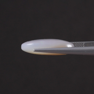 Opale naturelle blanche de qualité supérieure certifiée IGI, pierre précieuse en vrac, 9,02 carats, ovale 19x12mm, taillée à la main, polie, avec traitement de cirage/lustrage léger - Product Image 2