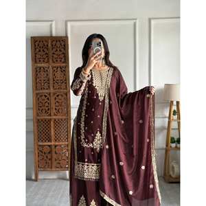 Ensemble de costumes de créateur pour fête avec broderie à aiguilles multiples Taille de travail 2XL - Product Image 3