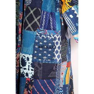 Robe kimono vintage en soie bleu marine Kantha, peignoir recyclé pour femme, veste patchwork, cadeau pour femme - Product Image 2