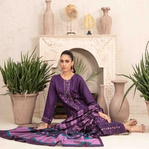 Vestido Tawakkal de 3 Piezas para Verano, Bordado Pakistaní Nurten, Viscosa Cómoda para Uso Diario, Ideal para Bodas Indias y Fiestas - Product Image 4