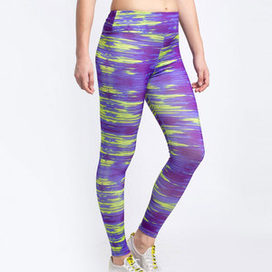 Leggings de sublimation en gros, imprimés sur mesure, avec poches, en tissu doux polyester et élasthanne - Product Image 3