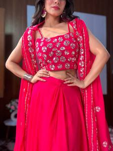 Conjunto de Lehenga Rosa Bordado, Blusa de Georgette, Dupatta, Falda de Terciopelo, Traje de Fiesta y Boda Estilo Bollywood para Mujer - Product Image 4