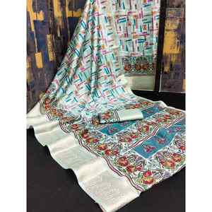 DISEÑADOR DOLA SILK IMPRESIÓN DIGITAL KALAMKARI TRABAJO WEITH KANJIVARAM FRONTERA SAREE CON BLUSA DESCOSTADA SKY - Product Image 1