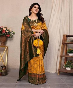 Sari tradicional indio de seda amarillo y verde estilo Banarasi con borde estampado para ceremonia de boda, largo hasta el suelo para mujer - Product Image 4