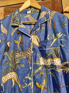 Ensemble pyjama en coton imprimé Royal Jungle Safari pour femme, chemise à manches longues et pantalon, ensemble de détente avec pochette - Product Image 6